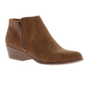 NWOT Taupe Zinnia Boots Portland Sz 8 Zipper Ankle Booties